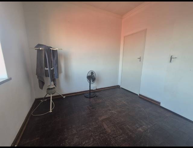 2 BEDROOM FLAT FOR SALE IN THREE RIVERS